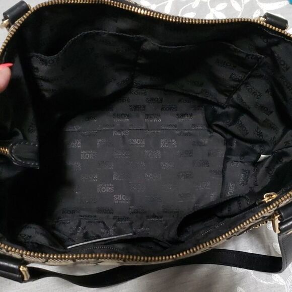 Michael Kors Jetset Tote In Black And Tan Logo Print - Picture 5 of 7